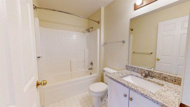 2890 Barclay Way, Ann Arbor, MI 48105