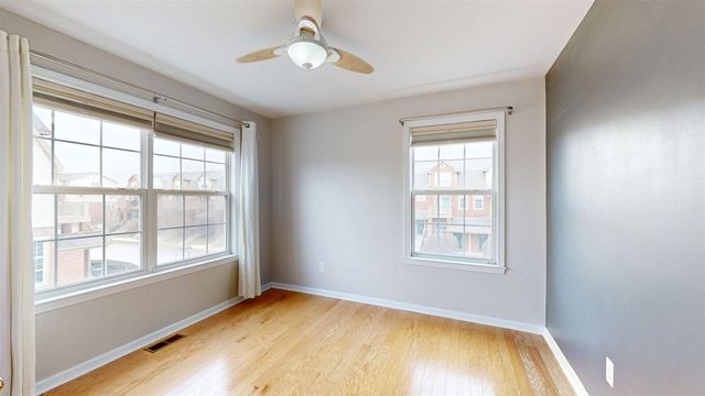 2890 Barclay Way, Ann Arbor, MI 48105