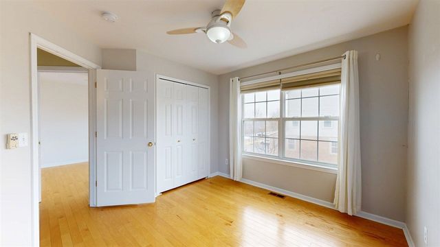 2890 Barclay Way, Ann Arbor, MI 48105