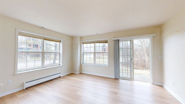 2890 Barclay Way, Ann Arbor, MI 48105