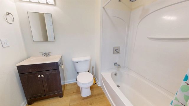 2890 Barclay Way, Ann Arbor, MI 48105