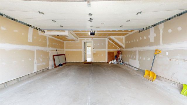 2890 Barclay Way, Ann Arbor, MI 48105