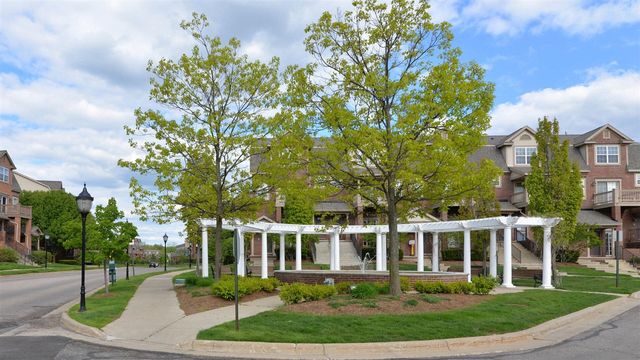 2890 Barclay Way, Ann Arbor, MI 48105