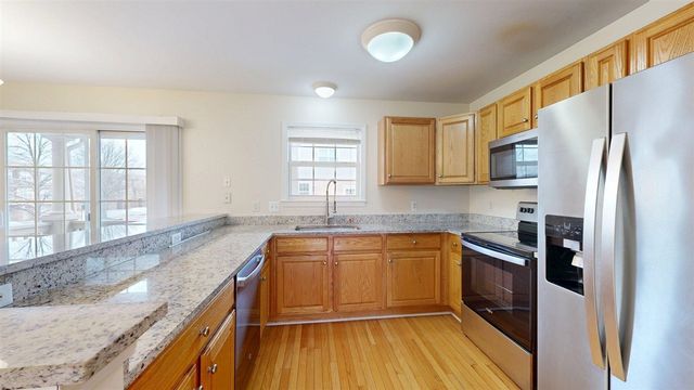 2890 Barclay Way, Ann Arbor, MI 48105