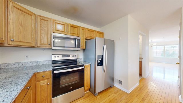 2890 Barclay Way, Ann Arbor, MI 48105