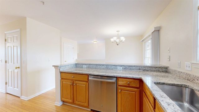 2890 Barclay Way, Ann Arbor, MI 48105