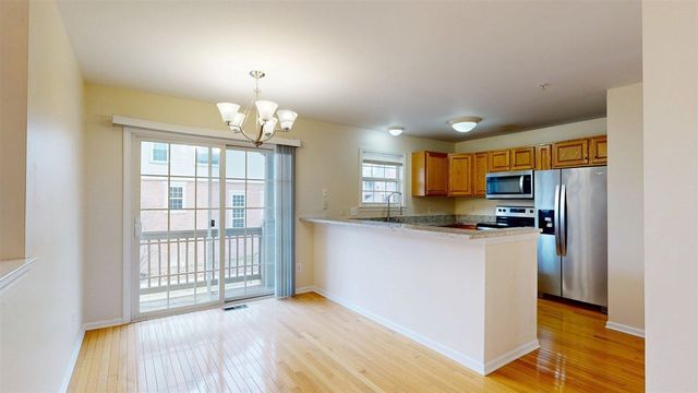 2890 Barclay Way, Ann Arbor, MI 48105