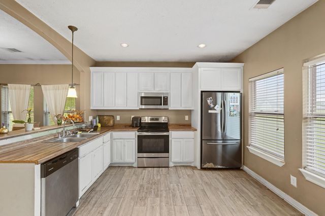 351 Cattle Drive Trail, Angleton, TX 77515