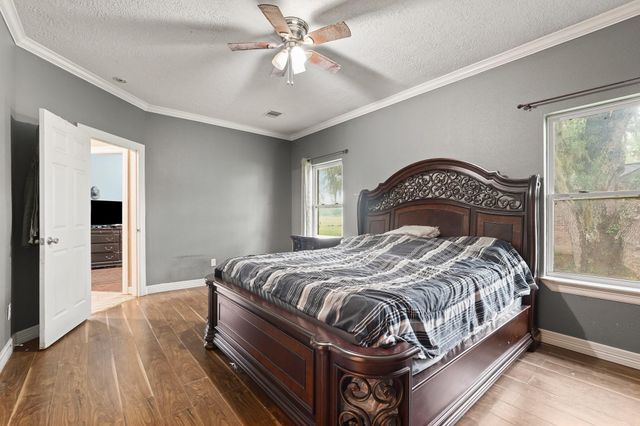 351 Cattle Drive Trail, Angleton, TX 77515