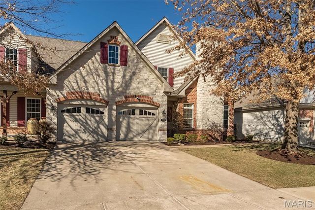 1103 Spruce Forest Drive, Lake St Louis, MO 63367