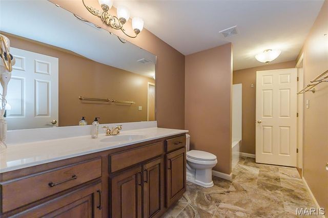 1103 Spruce Forest Drive, Lake St Louis, MO 63367