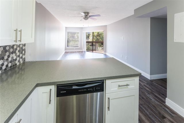 8810 SW 132nd Pl 404DN, Miami, FL 33186