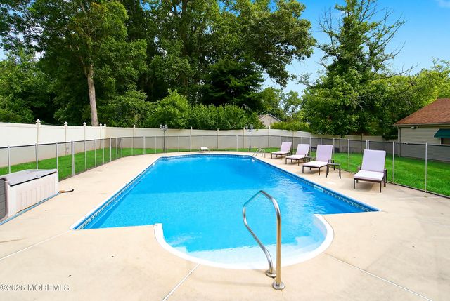 102 Susan Drive, Jackson, NJ 08527