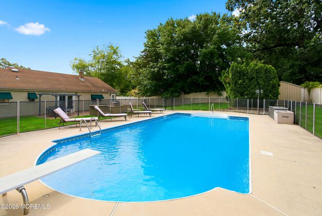 102 Susan Drive, Jackson, NJ 08527