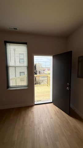 1118 S Western Avenue 3R, Chicago, IL 60612