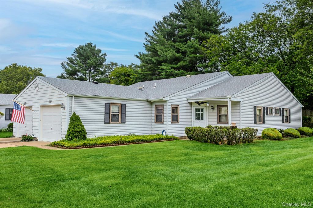118 Knolls Drive, Stony Brook, NY 11790 — exterior