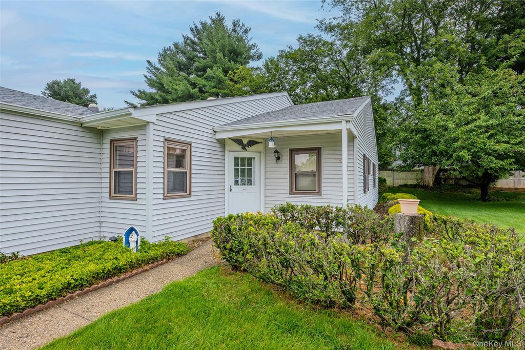 118 Knolls Drive, Stony Brook, NY 11790 — photo 3