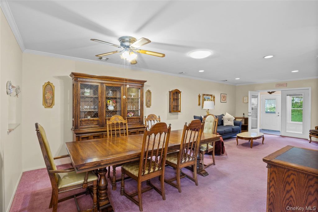 118 Knolls Drive, Stony Brook, NY 11790 — photo 4
