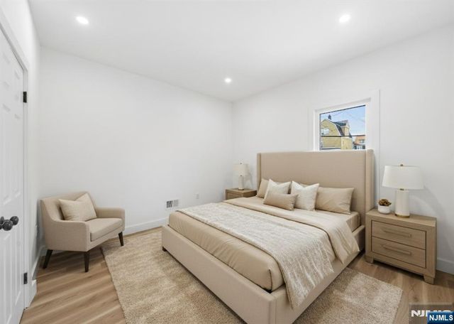 189 Oraton Parkway, East Orange, NJ 07017