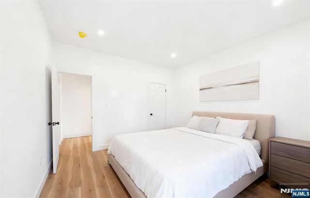 189 Oraton Parkway, East Orange, NJ 07017