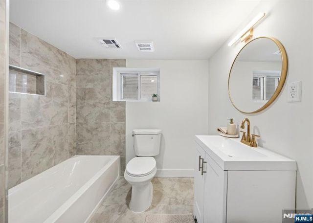 189 Oraton Parkway, East Orange, NJ 07017