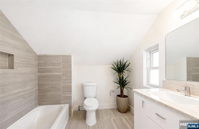 189 Oraton Parkway, East Orange, NJ 07017