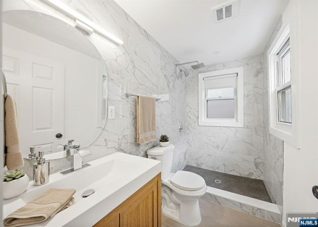 189 Oraton Parkway, East Orange, NJ 07017