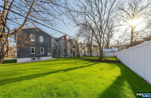 189 Oraton Parkway, East Orange, NJ 07017