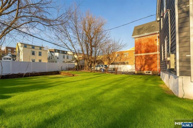 189 Oraton Parkway, East Orange, NJ 07017