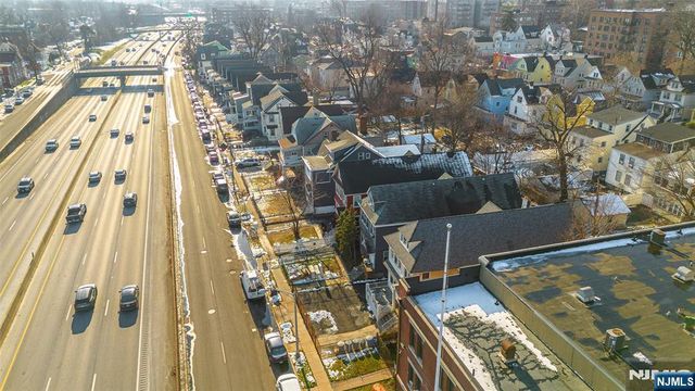 189 Oraton Parkway, East Orange, NJ 07017