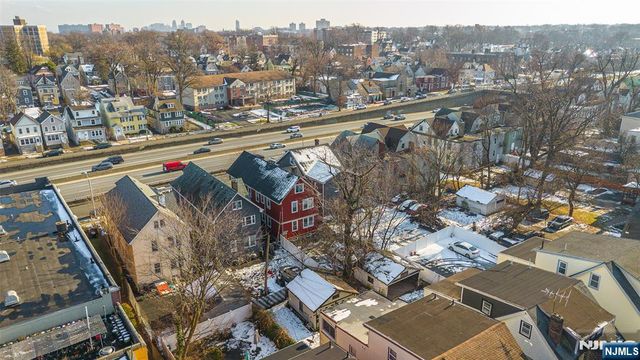 189 Oraton Parkway, East Orange, NJ 07017