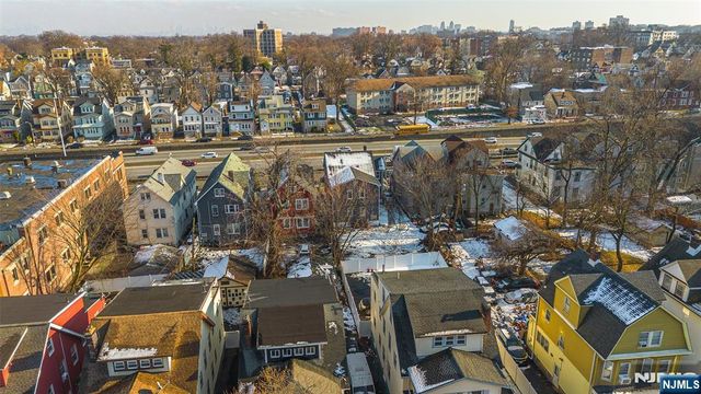 189 Oraton Parkway, East Orange, NJ 07017