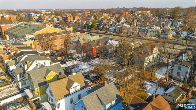 189 Oraton Parkway, East Orange, NJ 07017