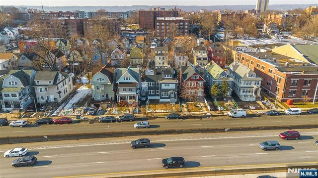 189 Oraton Parkway, East Orange, NJ 07017