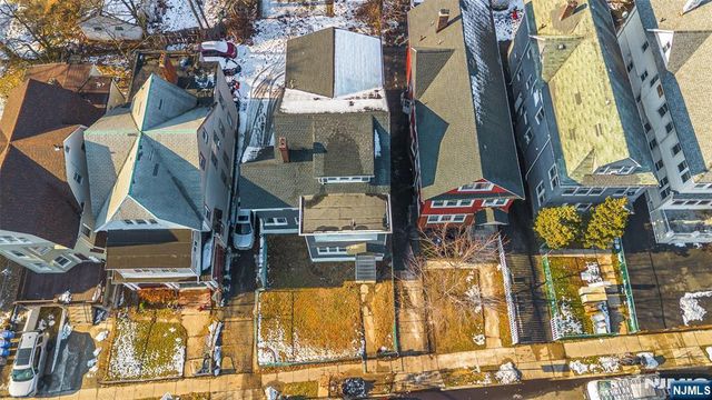 189 Oraton Parkway, East Orange, NJ 07017