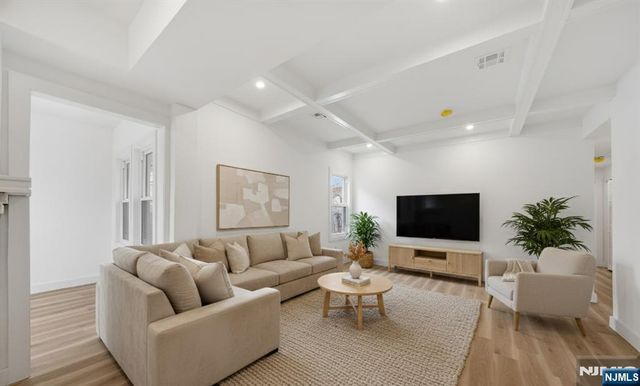 189 Oraton Parkway, East Orange, NJ 07017