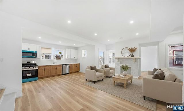 189 Oraton Parkway, East Orange, NJ 07017