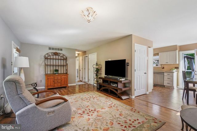 1721 WILLIS, Baltimore, MD 21227