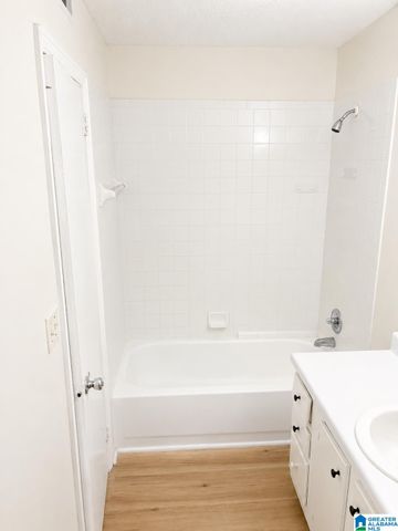 410 Skyview Dr Apt C, Birmingham, AL 35209