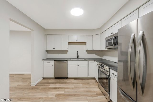 76 Farm Rd O, Hillsborough Twp., NJ 08844