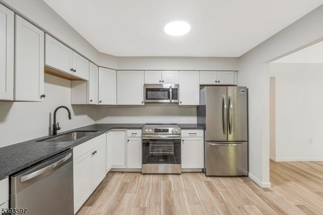 76 Farm Rd O, Hillsborough Twp., NJ 08844