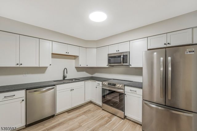 76 Farm Rd O, Hillsborough Twp., NJ 08844