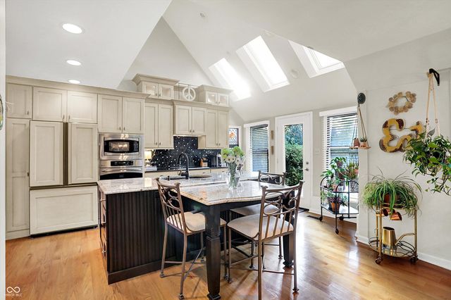 1515 Secretariat Lane, Indianapolis, IN 46217