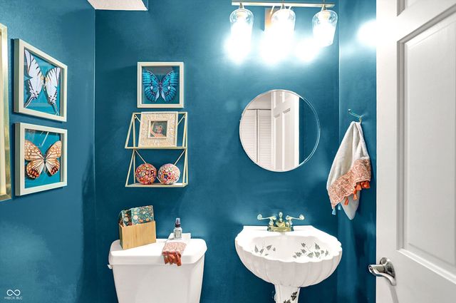 1515 Secretariat Lane, Indianapolis, IN 46217