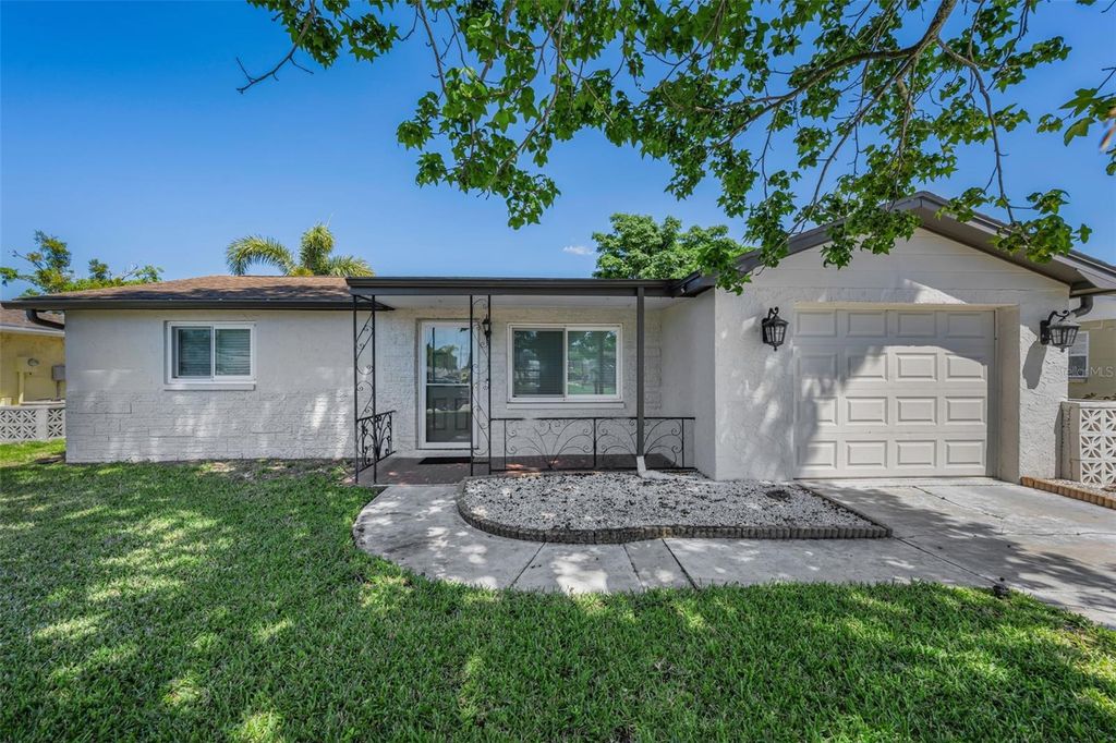 Image 1 of property listing at 1184 CHELSEA LANE, Holiday, FL 34691