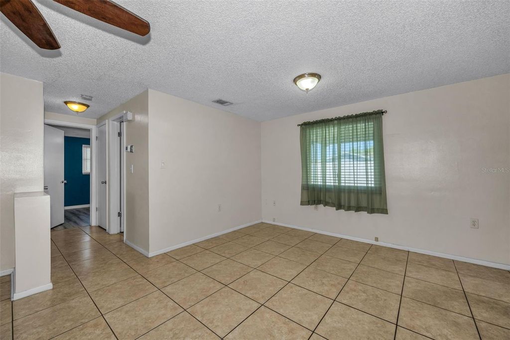 Image 11 of property listing at 1184 CHELSEA LANE, Holiday, FL 34691