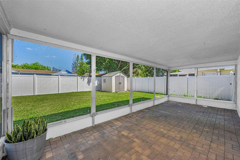 Image 25 of property listing at 1184 CHELSEA LANE, Holiday, FL 34691