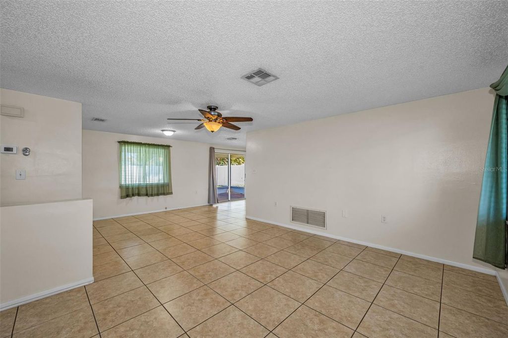 Image 7 of property listing at 1184 CHELSEA LANE, Holiday, FL 34691
