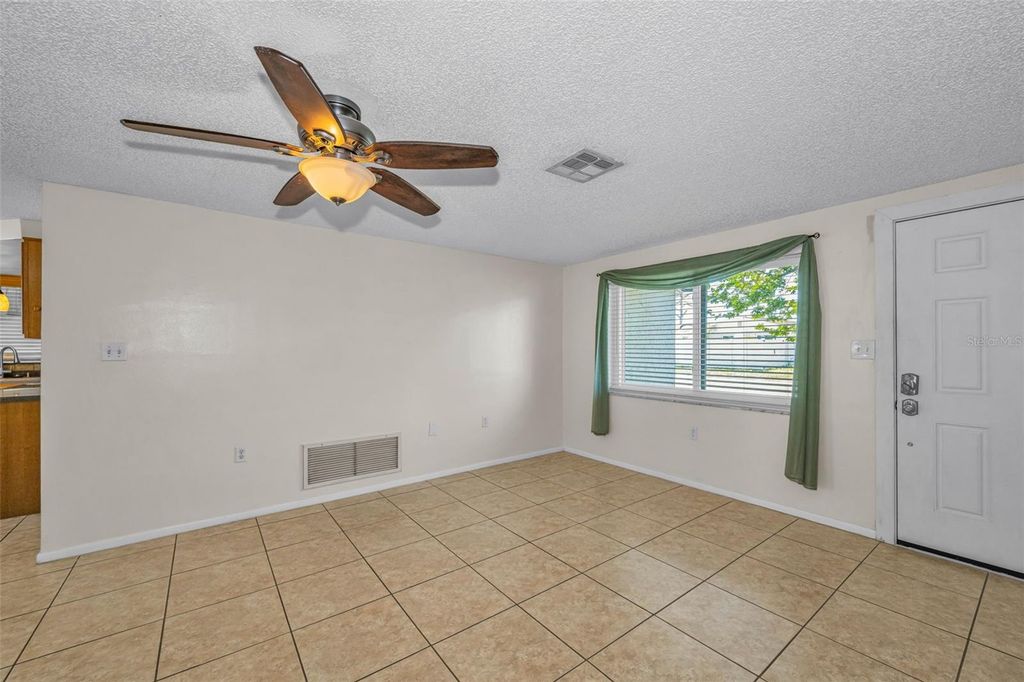 Image 9 of property listing at 1184 CHELSEA LANE, Holiday, FL 34691
