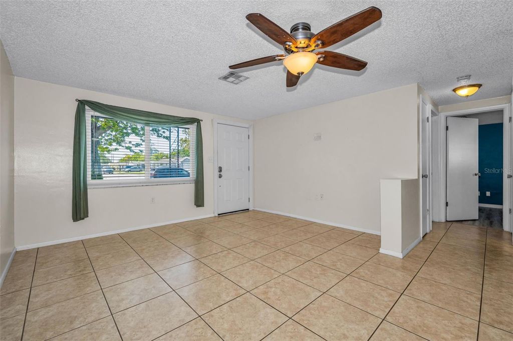 Image 10 of property listing at 1184 CHELSEA LANE, Holiday, FL 34691